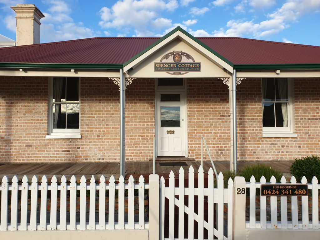 spencer cottage airbnb albany